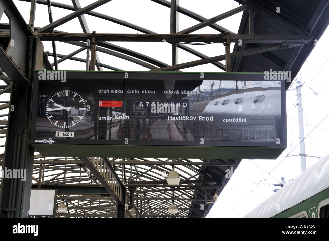 Informazioni sui treni a Praga la stazione ferroviaria Foto Stock