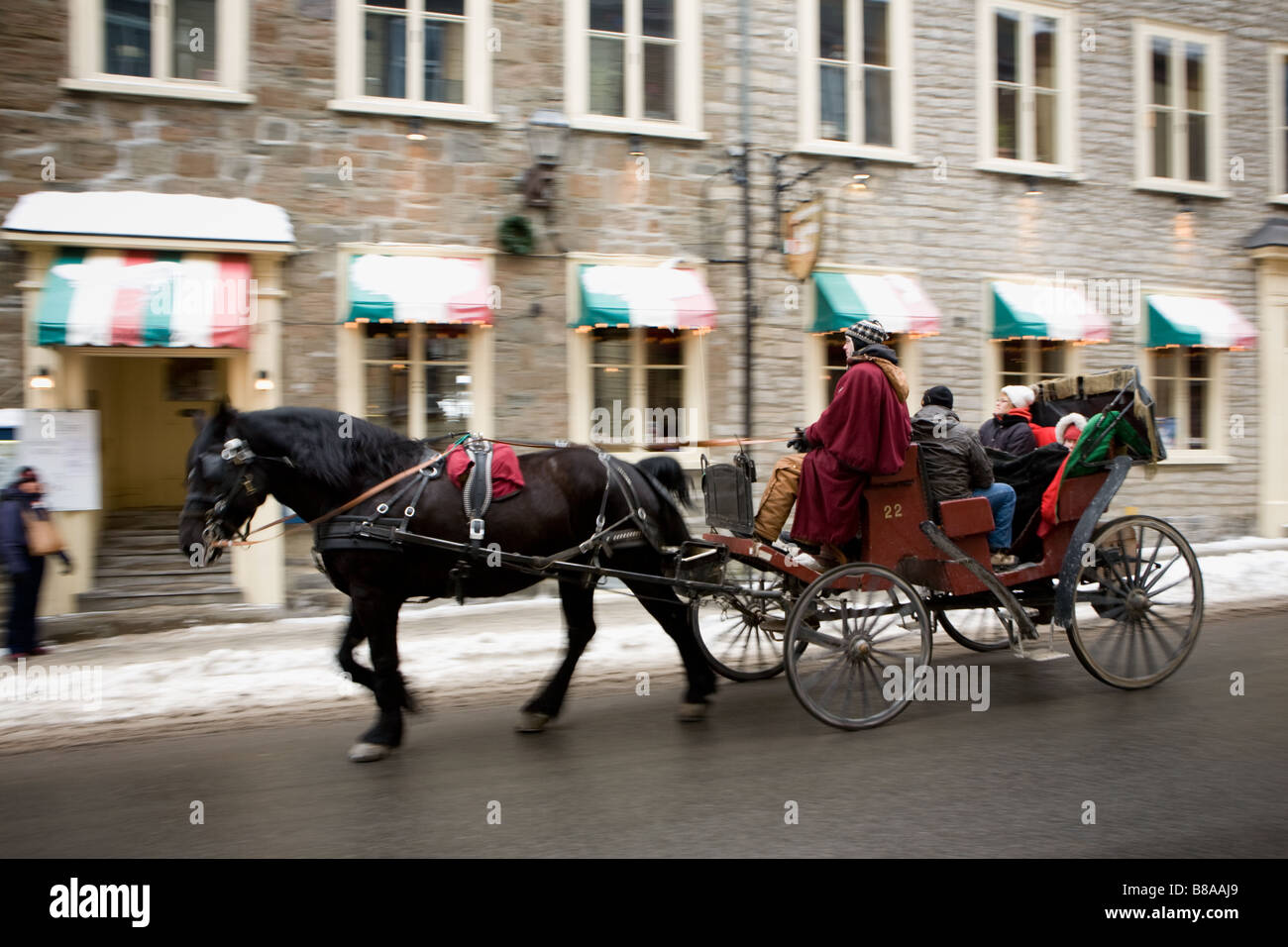 I turisti prendere carrozza rue Saint-Louis Città vecchia di Quebec City in Canada Foto Stock