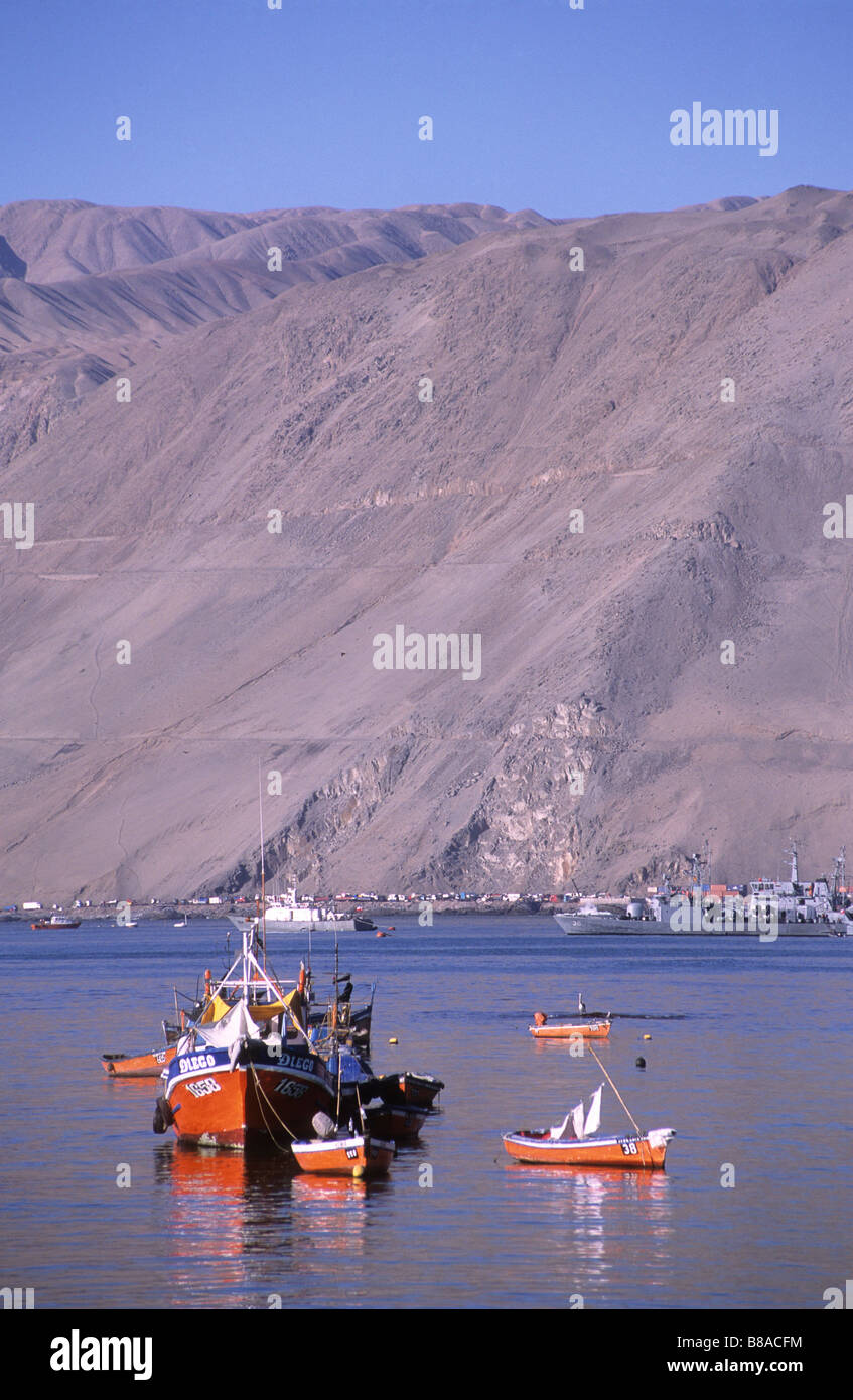 Barche da pesca in porto, Iquique, Cile Foto Stock