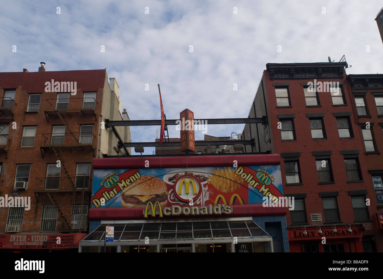 McDonald s ristorante nell'East Village quartiere di New York sabato 14 febbraio 2009 Frances M Roberts Foto Stock