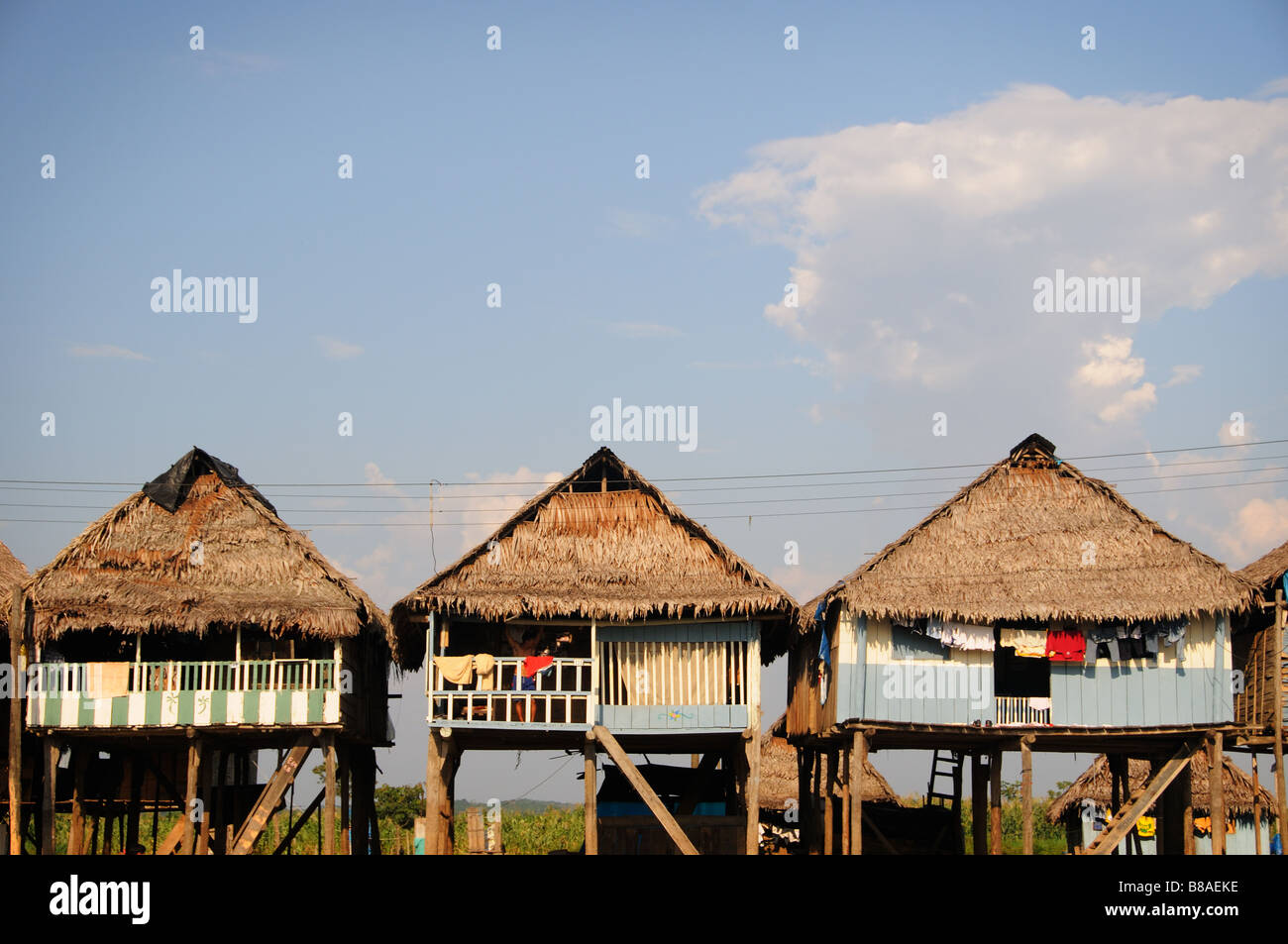 Houes tradizionale nel Belen distretto di Iquitos. Foto Stock
