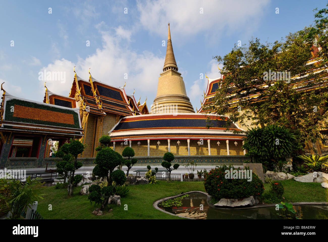Chedi e tempio motivi Wat Ratchabophit tempio nel centro di Bangkok in Thailandia Foto Stock