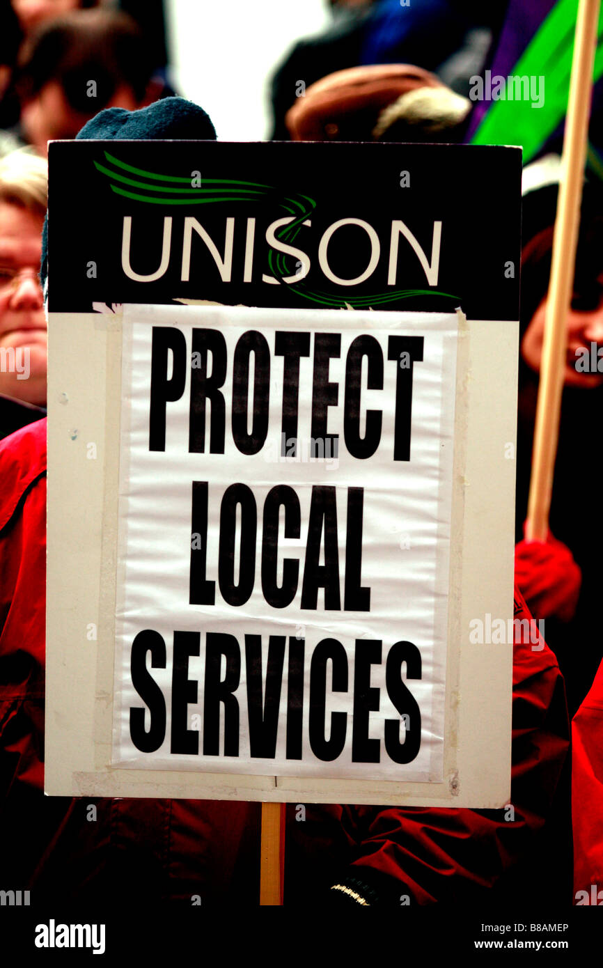 Potect servizi locali unisono Unione banner commerciale congiunta Unione Hall 1 00 2 00 Martedì 3 febbraio 2009 al di fuori del Consiglio House Old Market Square Nottingham una lobby contro redindancies proposto dal Consiglio Comunale di Nottingham sostenuta dai sindacati coinvolti Foto Stock