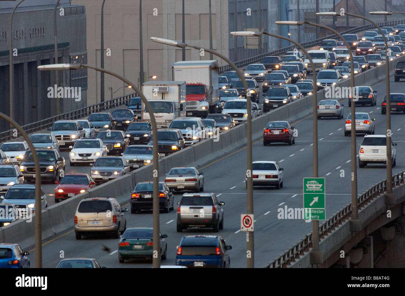 Il traffico Gardiner Expressway Toronto, Ontario Foto Stock