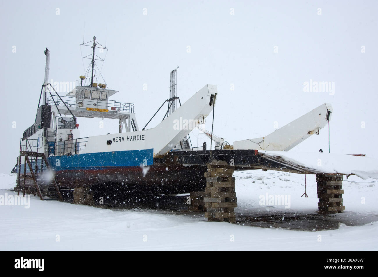 Merv Hardie traghetto, t la Provvidenza Mackenzie attraversamento fluviale, Territori del Nord Ovest Foto Stock