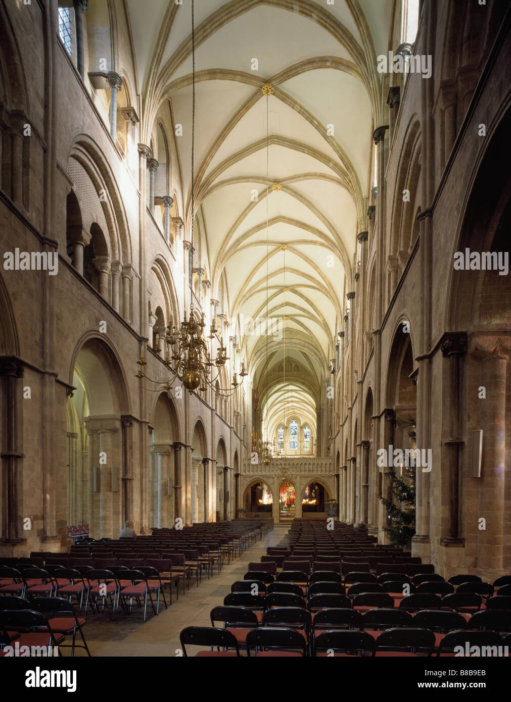 Chichester Cathedral, navata a est, da Norman per primi l'inglese Foto Stock