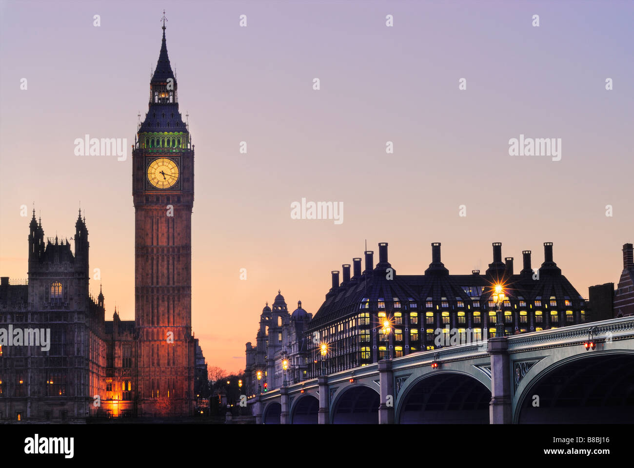 Il Big Ben e Westminster Bridge al tramonto, Londra Inghilterra REGNO UNITO Foto Stock