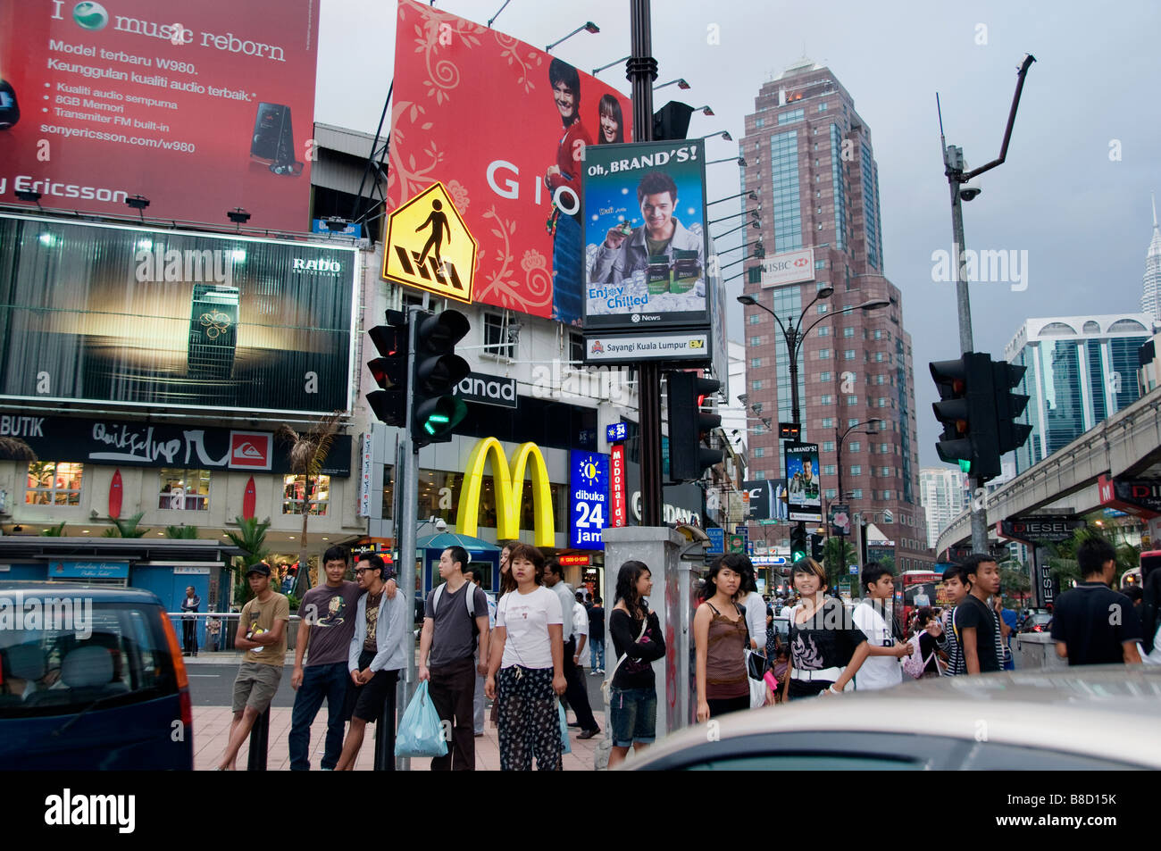 Bukit Bintang Plaza di notte a Kuala Lumpur in Malesia Foto Stock