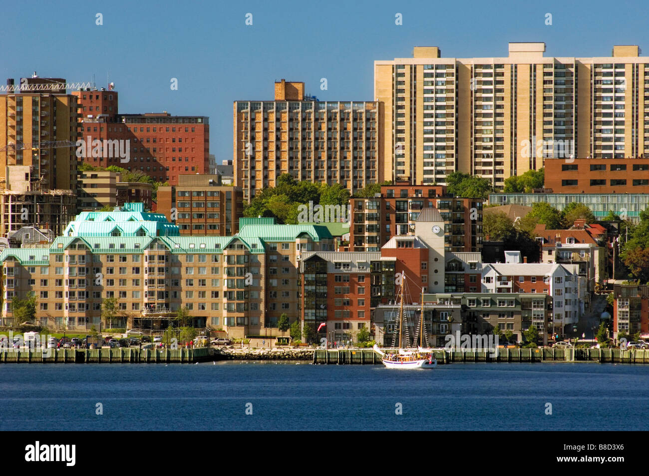 Edilizia residenziale lungo Waterfront, Halifax, Nova Scotia Foto Stock