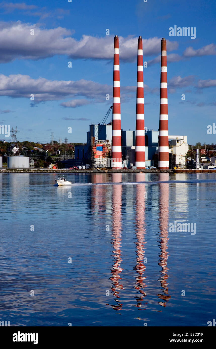 Nova Scotia Power fumaioli, porto di Halifax, Nova Scotia Foto Stock