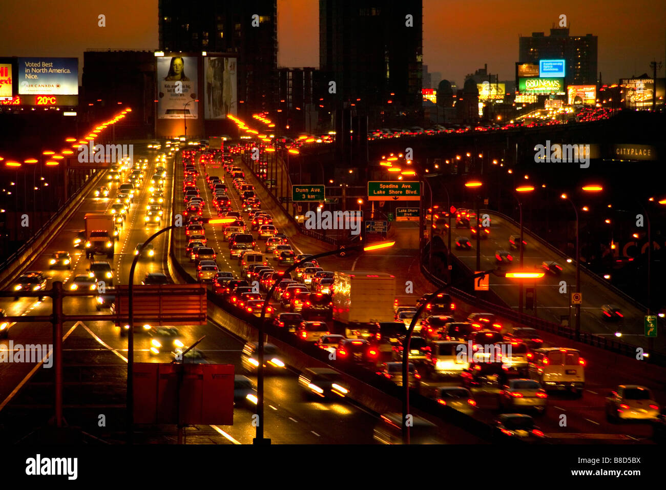 Gardiner Expressway traffico, Toronto, Ontario Foto Stock