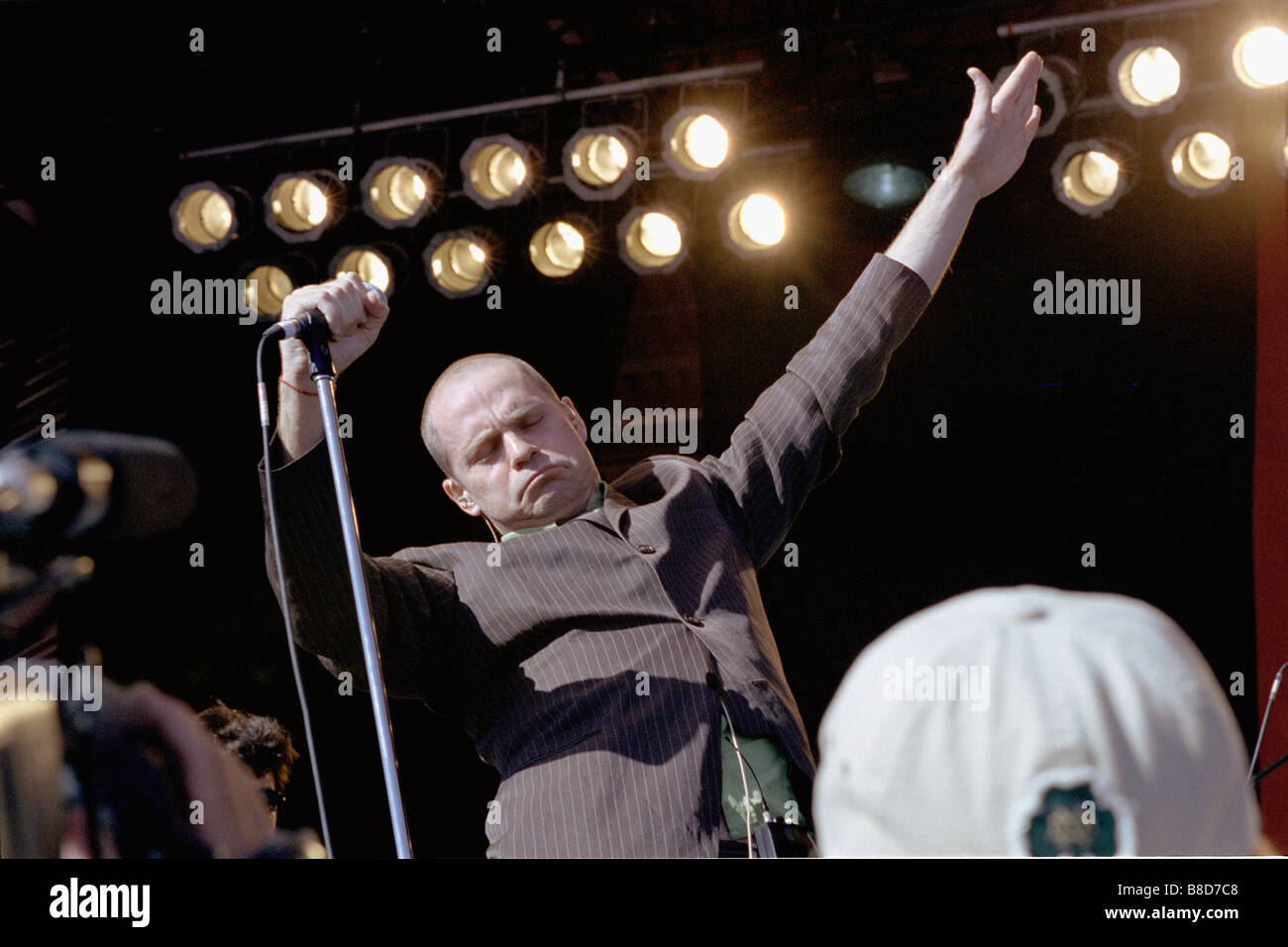Gord Downie tragicamente Hip esegue War Child concerto benefico, ks Winnipeg, Manitoba Foto Stock