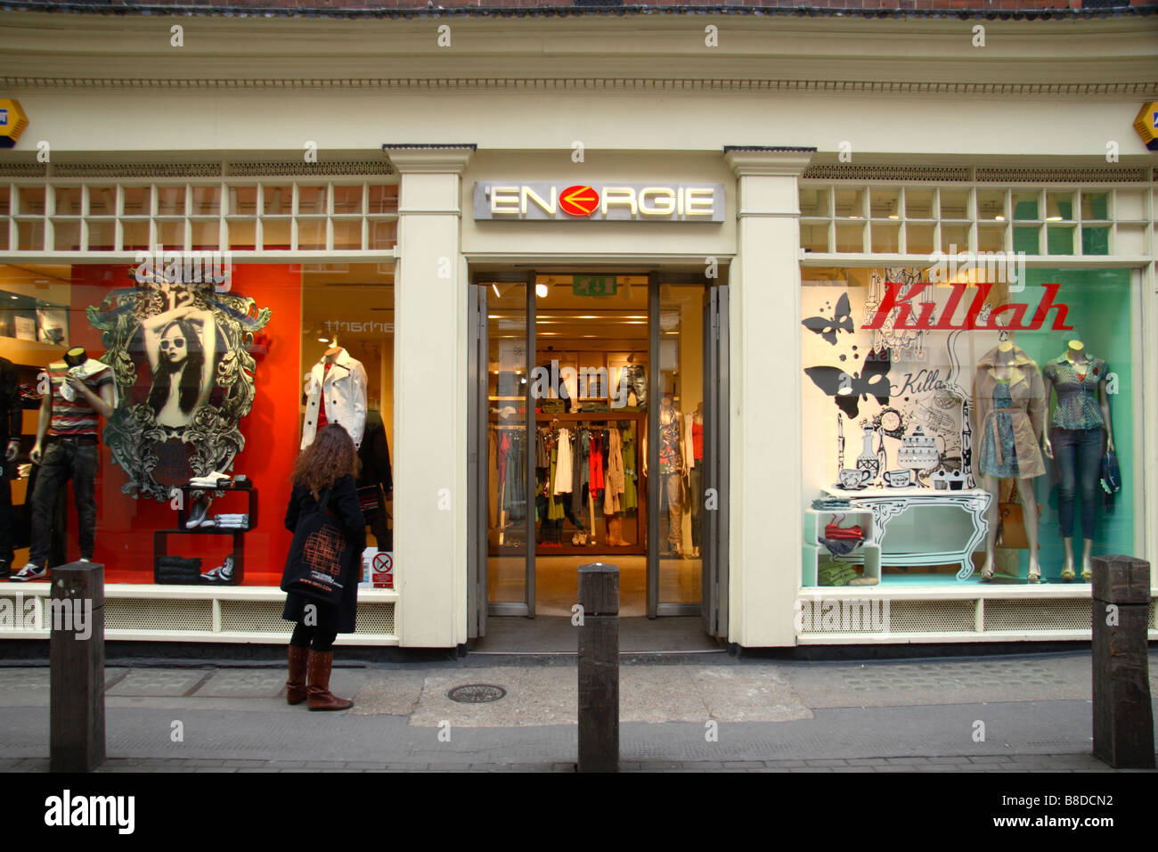 Il negozio di fronte alle energie per uomini & donne negozio di abbigliamento, Covent Garden di Londra. Gen 2009 Foto Stock