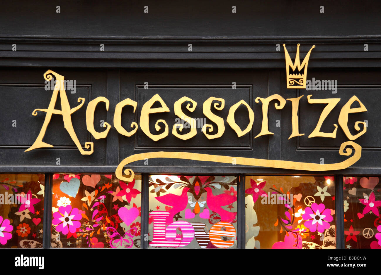 Un segno al di fuori della Accessorize gioielli & ladies accessories shop, Covent Garden di Londra. Gen 2009 Foto Stock