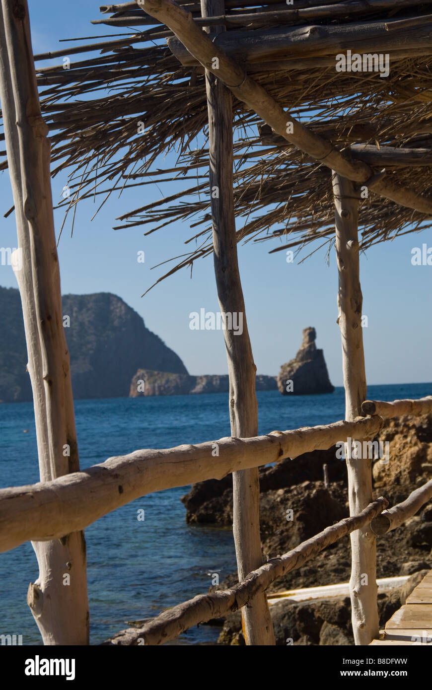 Vista in dettaglio del bar sulla Spiaggia Benirras a bay, San Miguel, Ibiza, Spagna Foto Stock