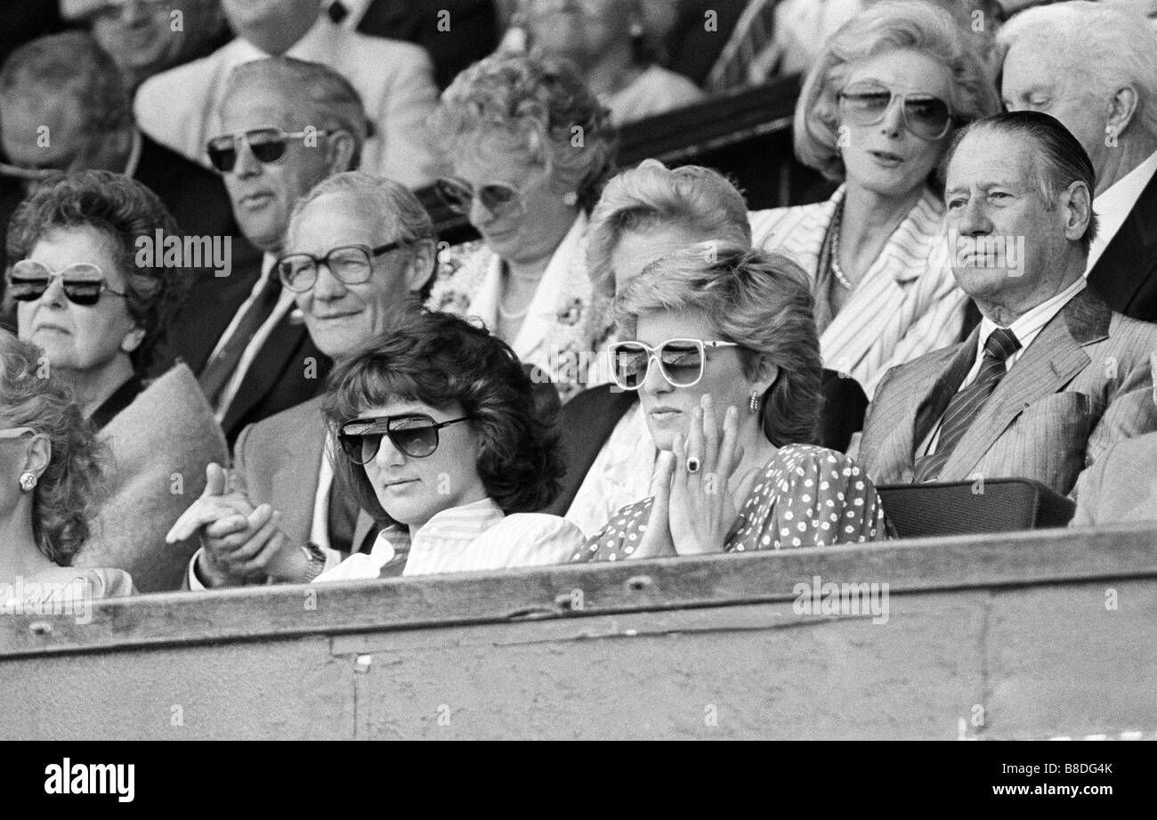Diana Princess of Wales nella Royal Box al Wimbledon Tennis Championships 1986 foto di David Bagnall. Principessa Diana 1980s Spencer Foto Stock