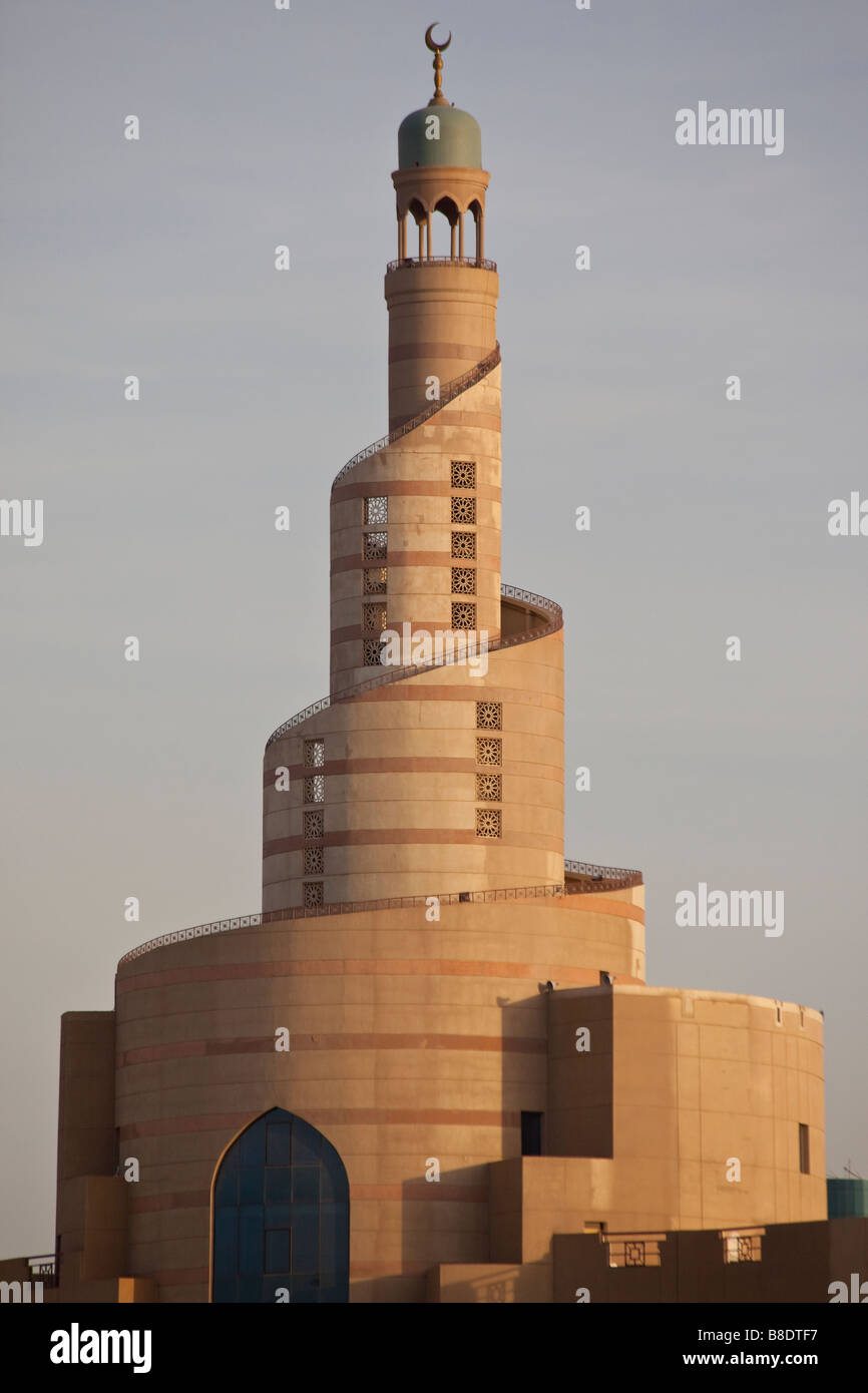 Il minareto di FANAR il Qatar centro culturale islamico a Doha in Qatar Foto Stock