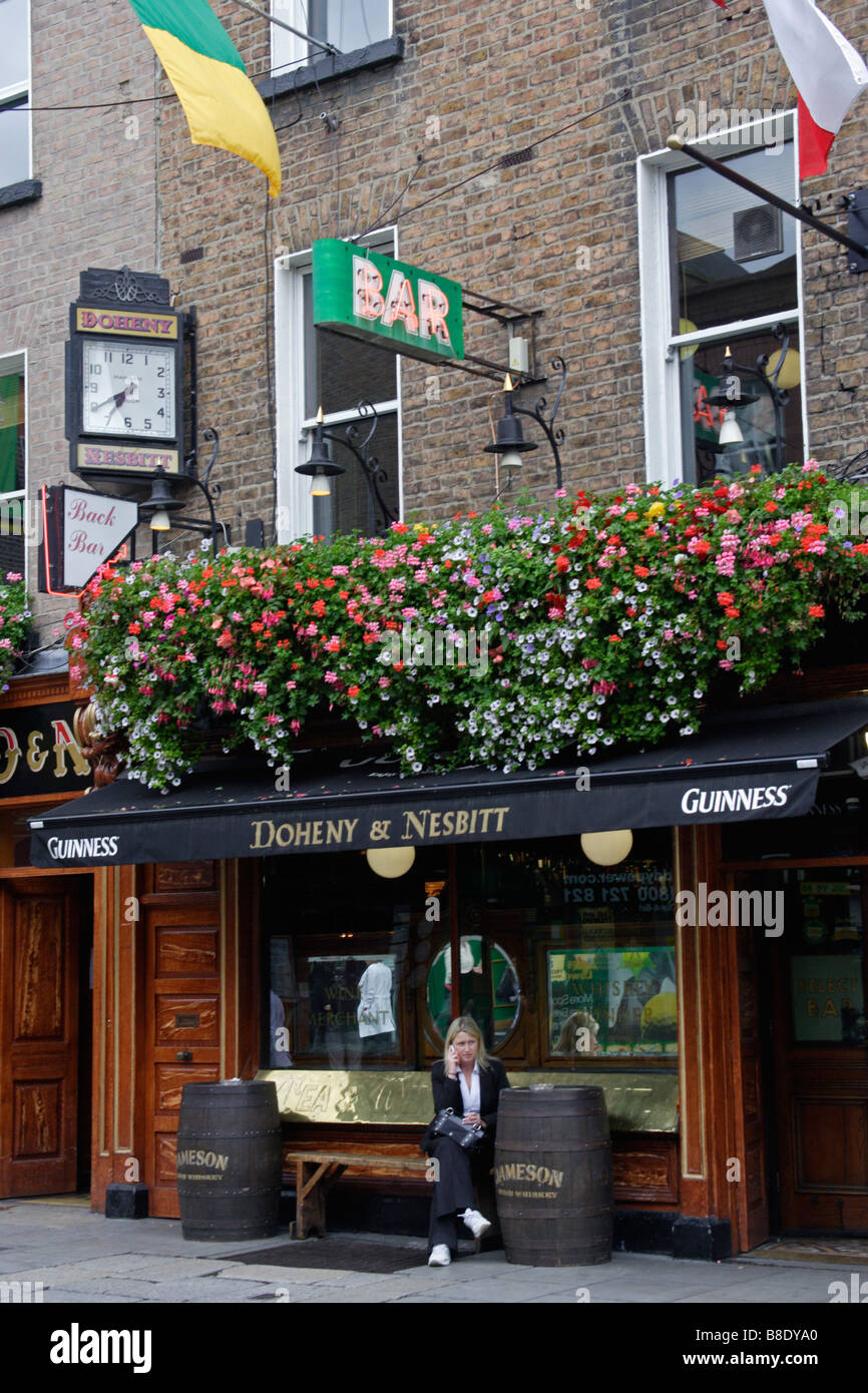 Irlanda Dublino Dohney Pub e Nesbitt Foto Stock