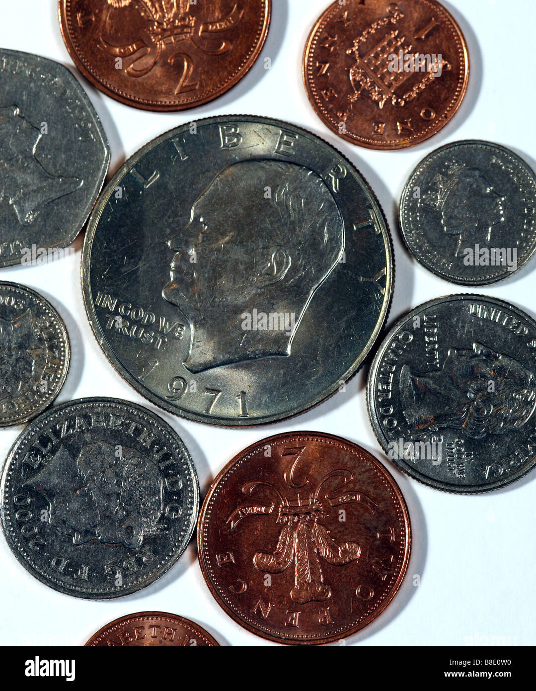 Monete metalliche da parte degli Stati Uniti e il Regno Unito Foto Stock