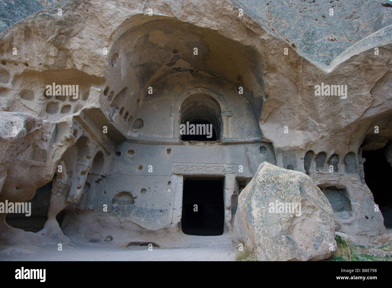 Grotta la chiesa al monastero di Selime vicino Ihlara Valley in Cappadocia Turchia Foto Stock