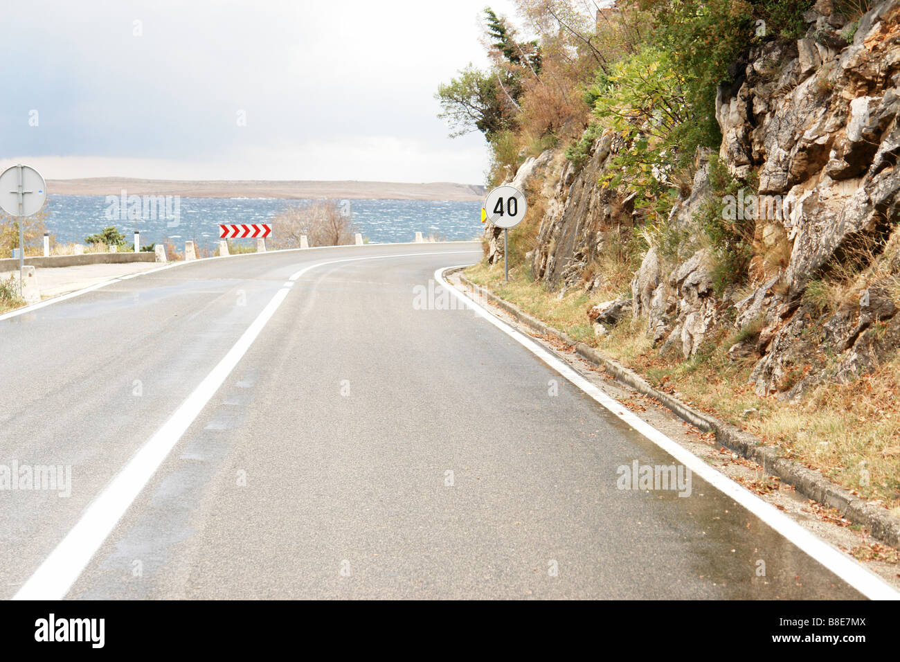 Aprire su strada a velocità in campagna Foto Stock