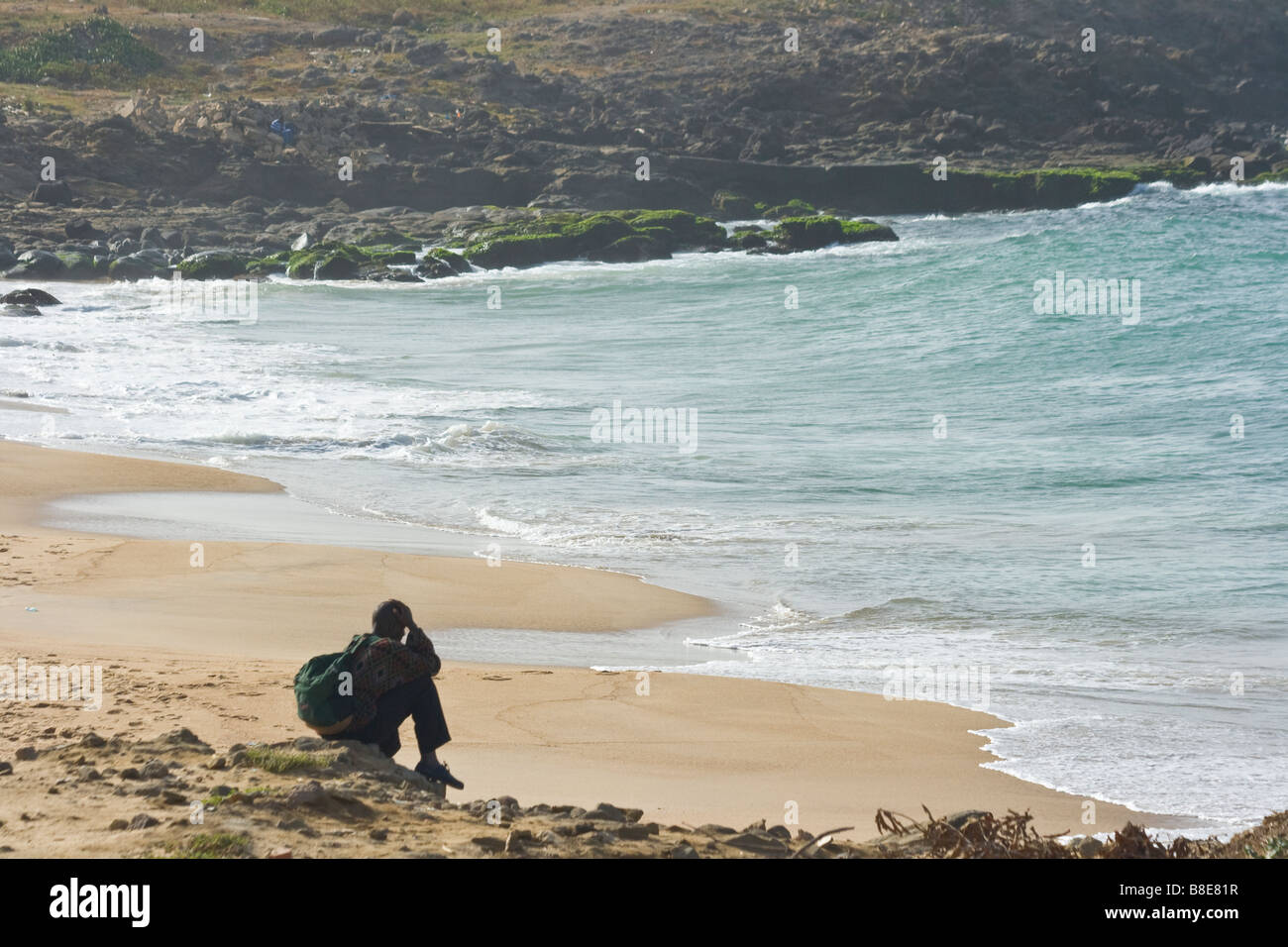 Uomo senegalesi su una spiaggia a Dakar in Senegal Foto Stock