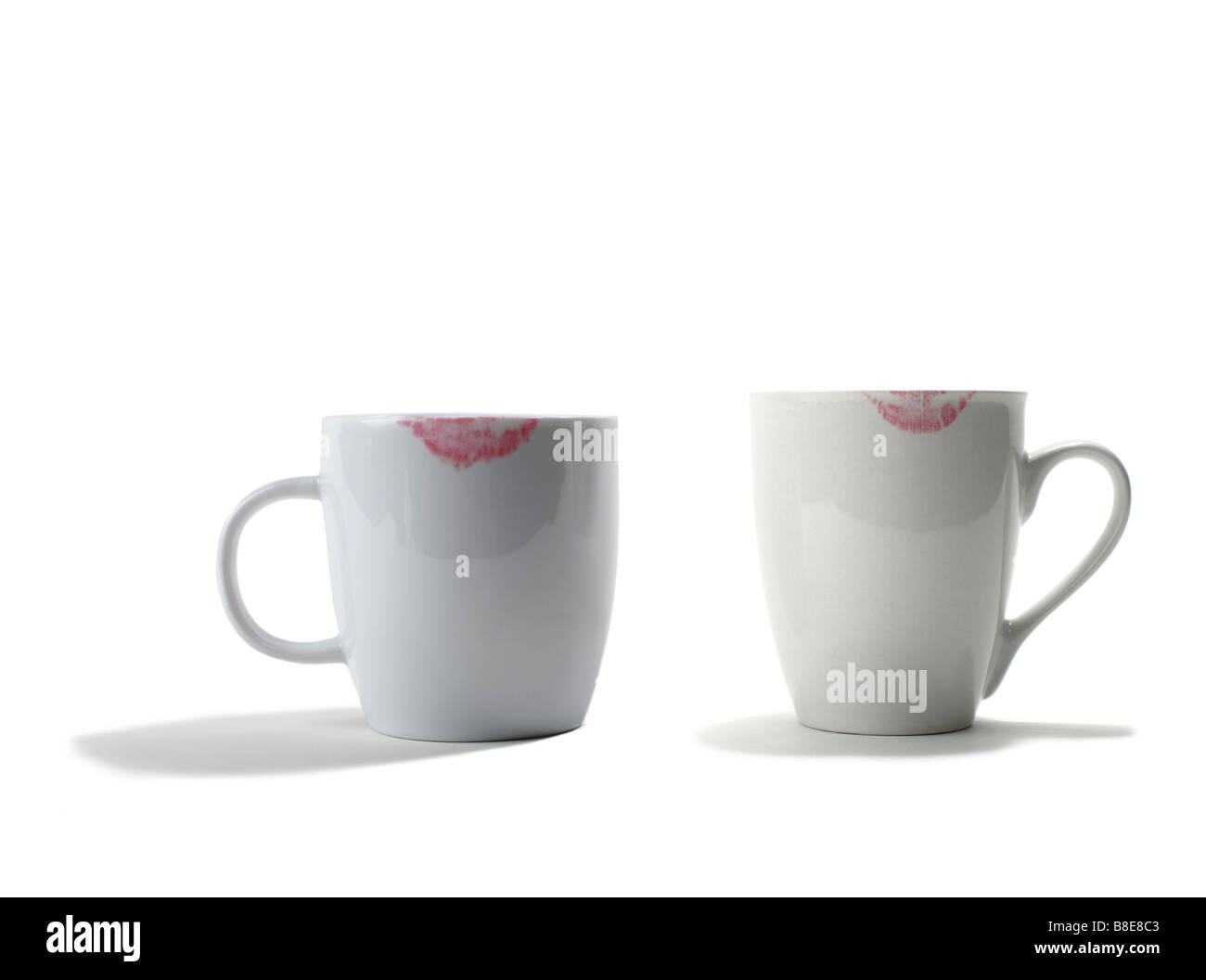 Due tazze di caffè con segni di rossetto Foto Stock