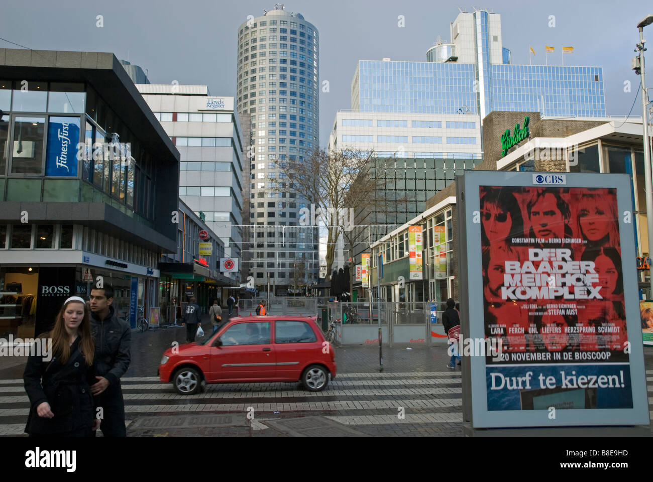 Scena di strada da Lijnbaan Rotterdam Zuid Holland Olanda Foto Stock