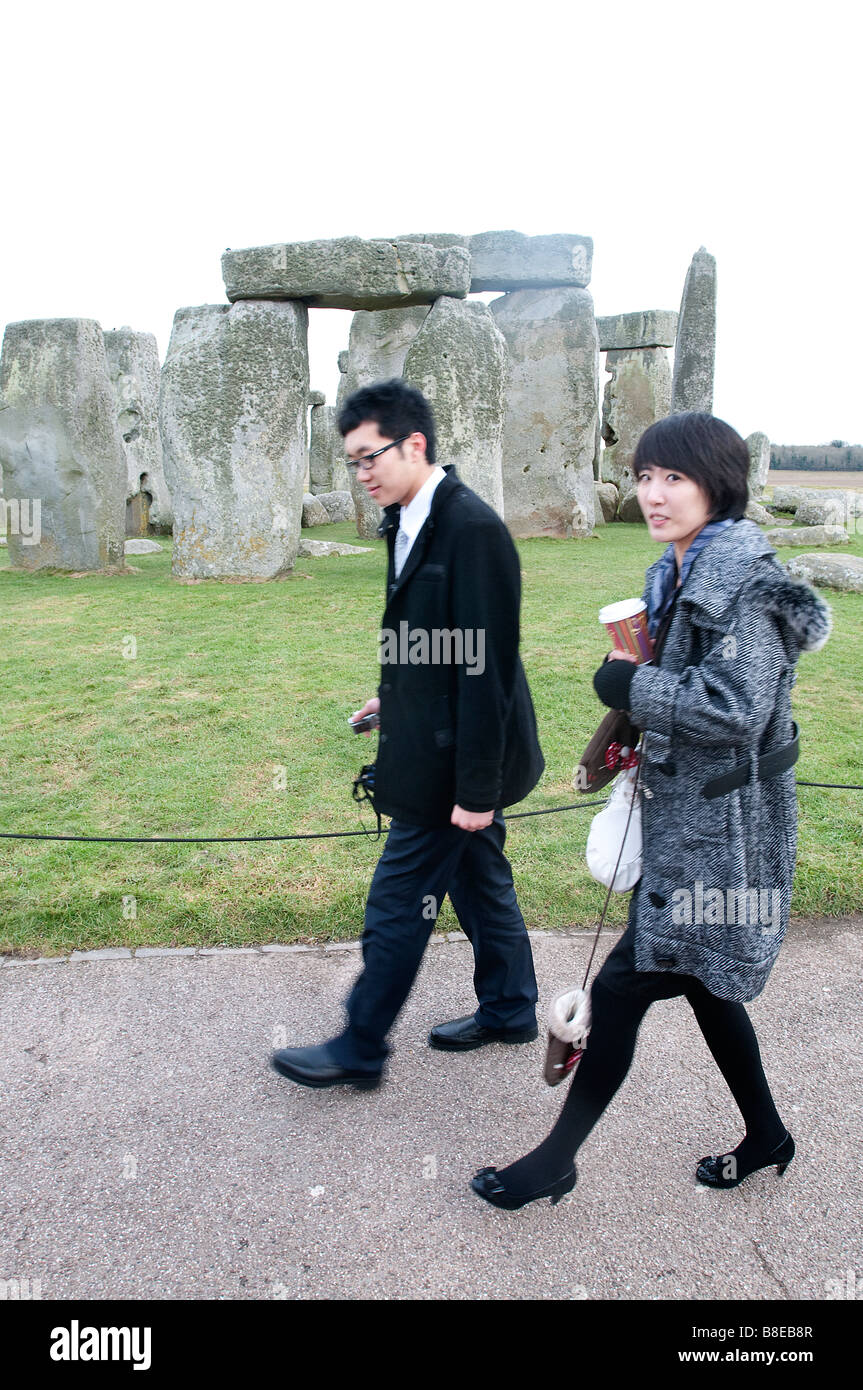 2 turisti cinesi a Stonehenge Foto Stock