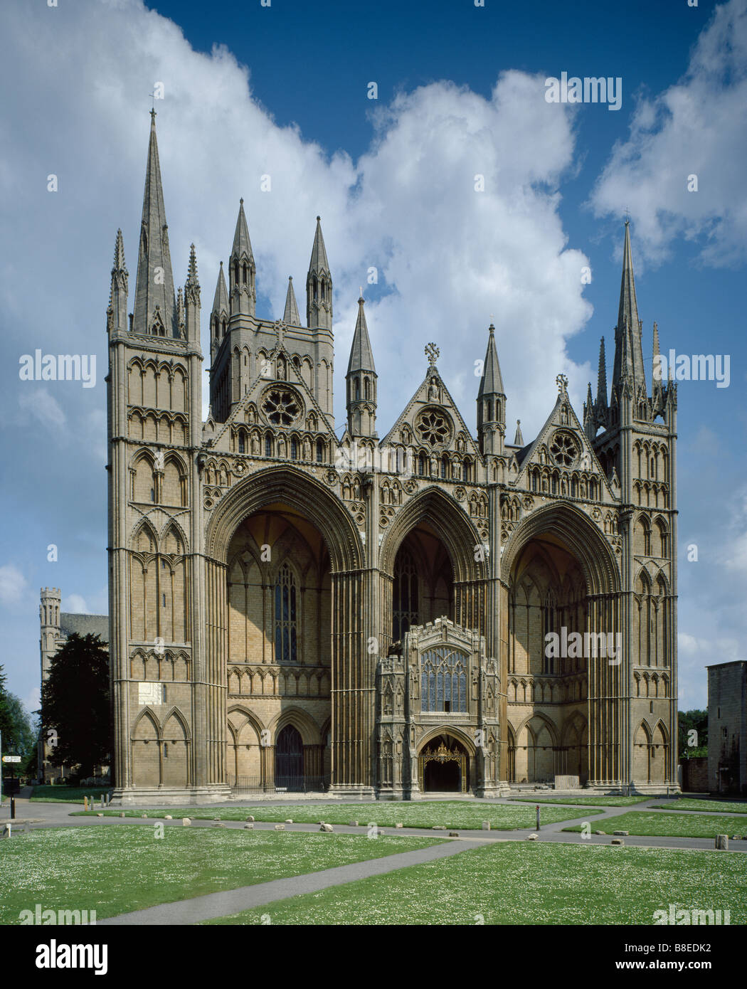 Peterborough Cathedral esterno. Il fronte ovest Foto Stock