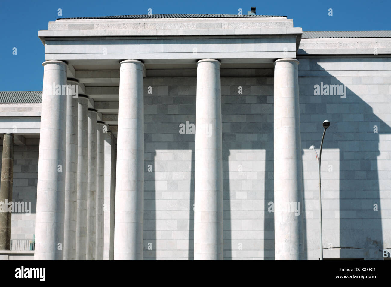 Colonade e pilastri in EUR Roma, Italia Foto Stock