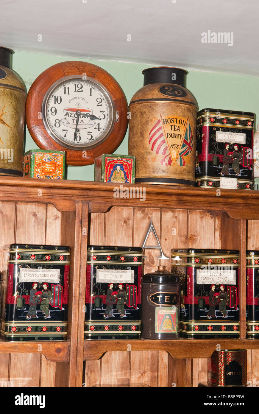 Vari tè in vendita in uno specialista tea shop store a Lavenham,Suffolk, Regno Unito Foto Stock