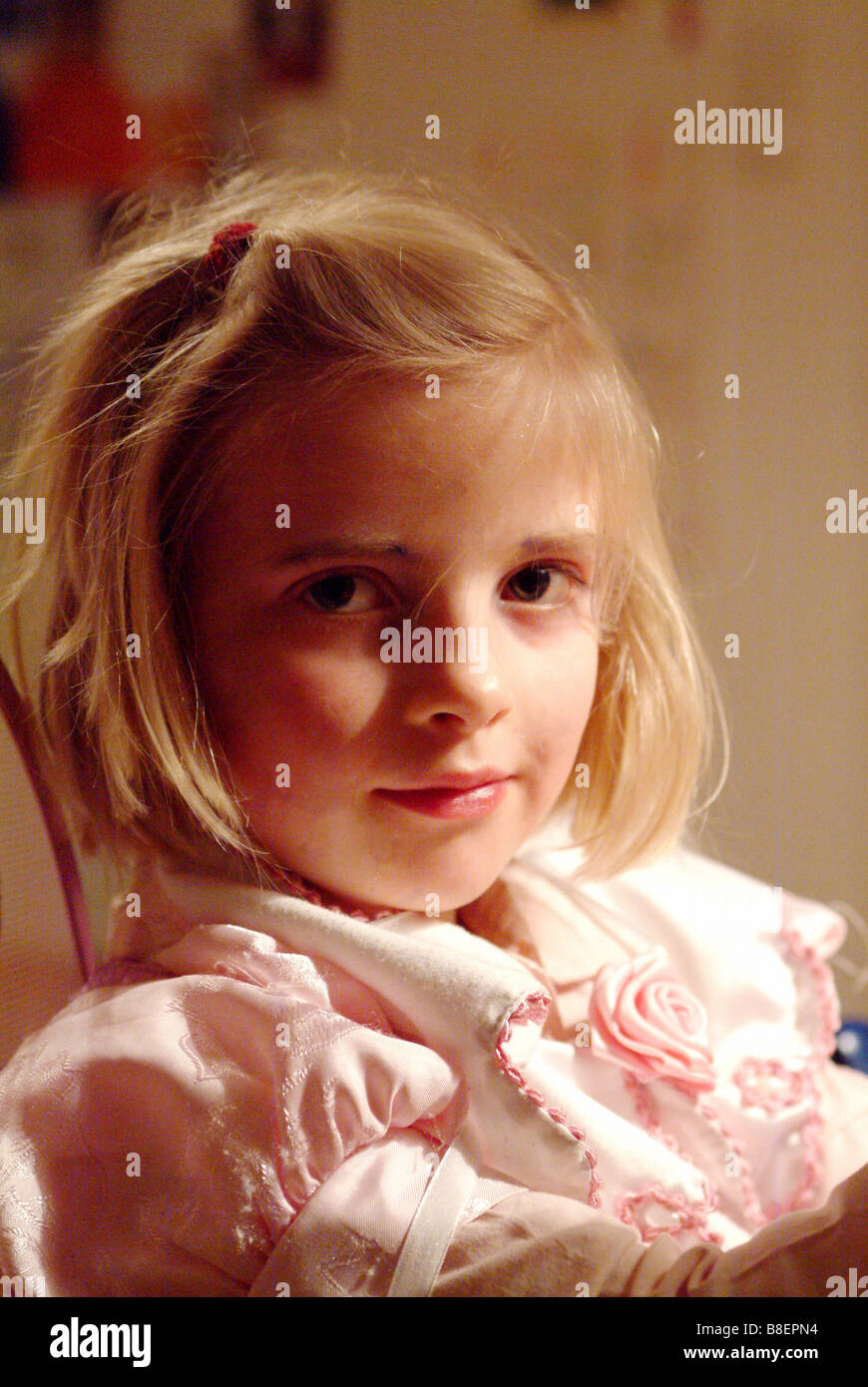 Bambina vestita come una principessa Foto Stock