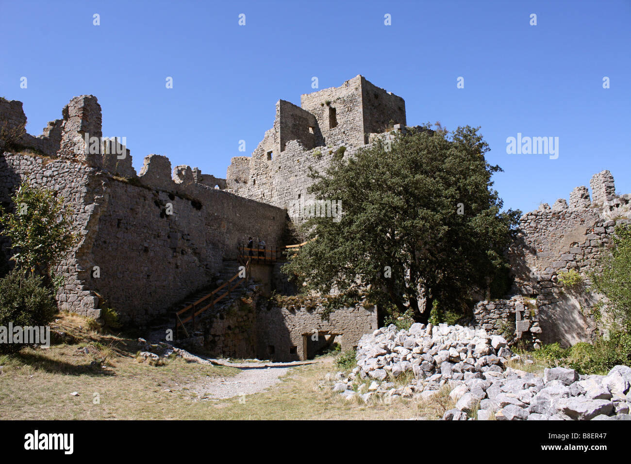 Château Puilaurens un castello cataro nel Aude dipartimento della regione Languedoc del sud-ovest della Francia Foto Stock