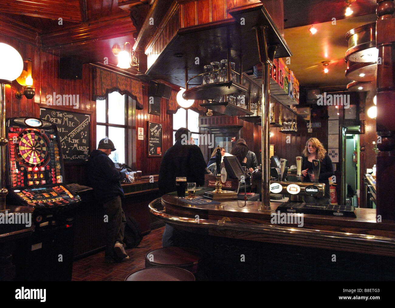 La nave pub nel centro della città appena fuori BRIGGATE, Leeds, West Yorkshire, Inghilterra Foto Stock