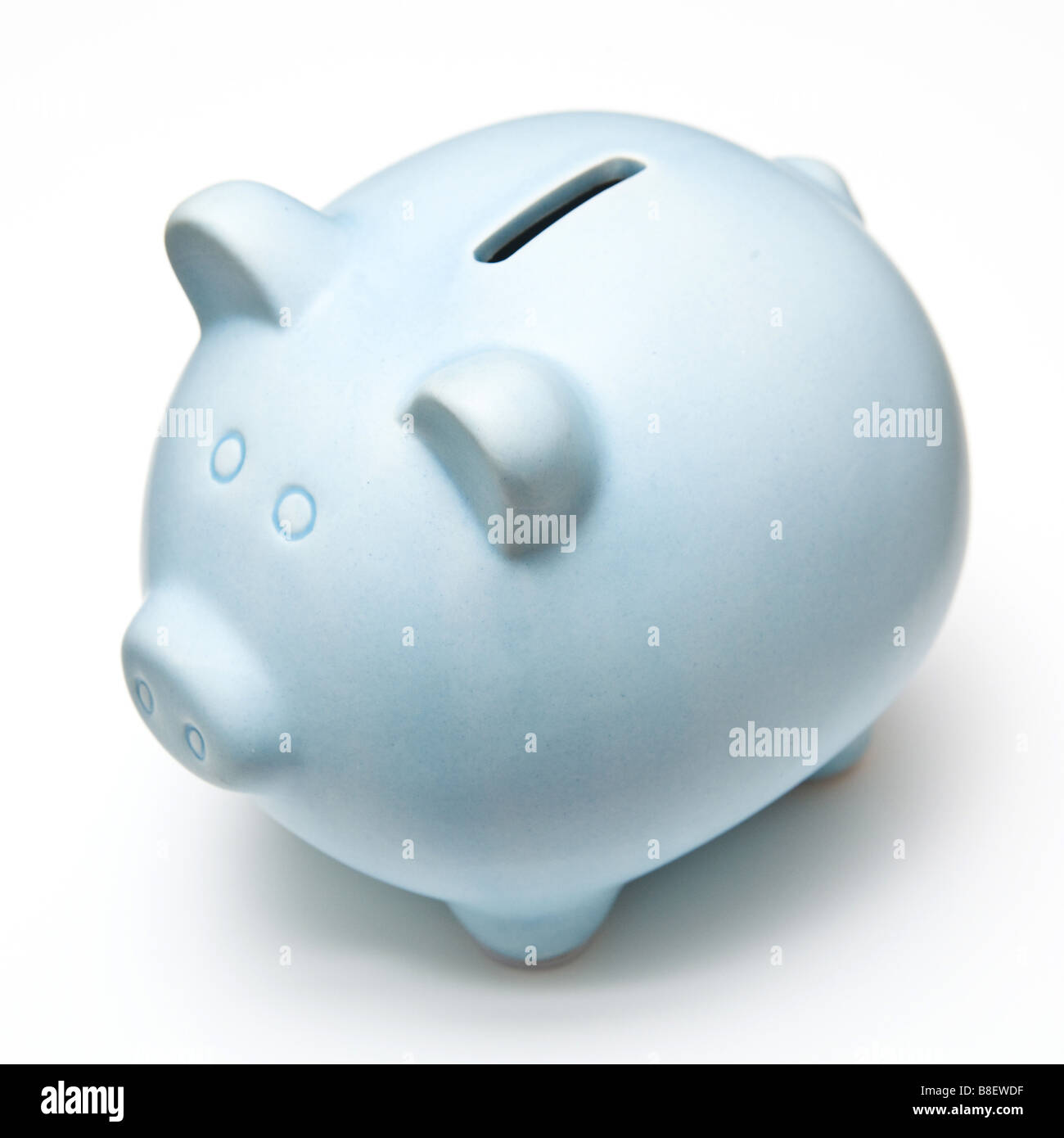 Salvadanaio di stile casella di denaro isolato su un bianco di sfondo per studio. Foto Stock