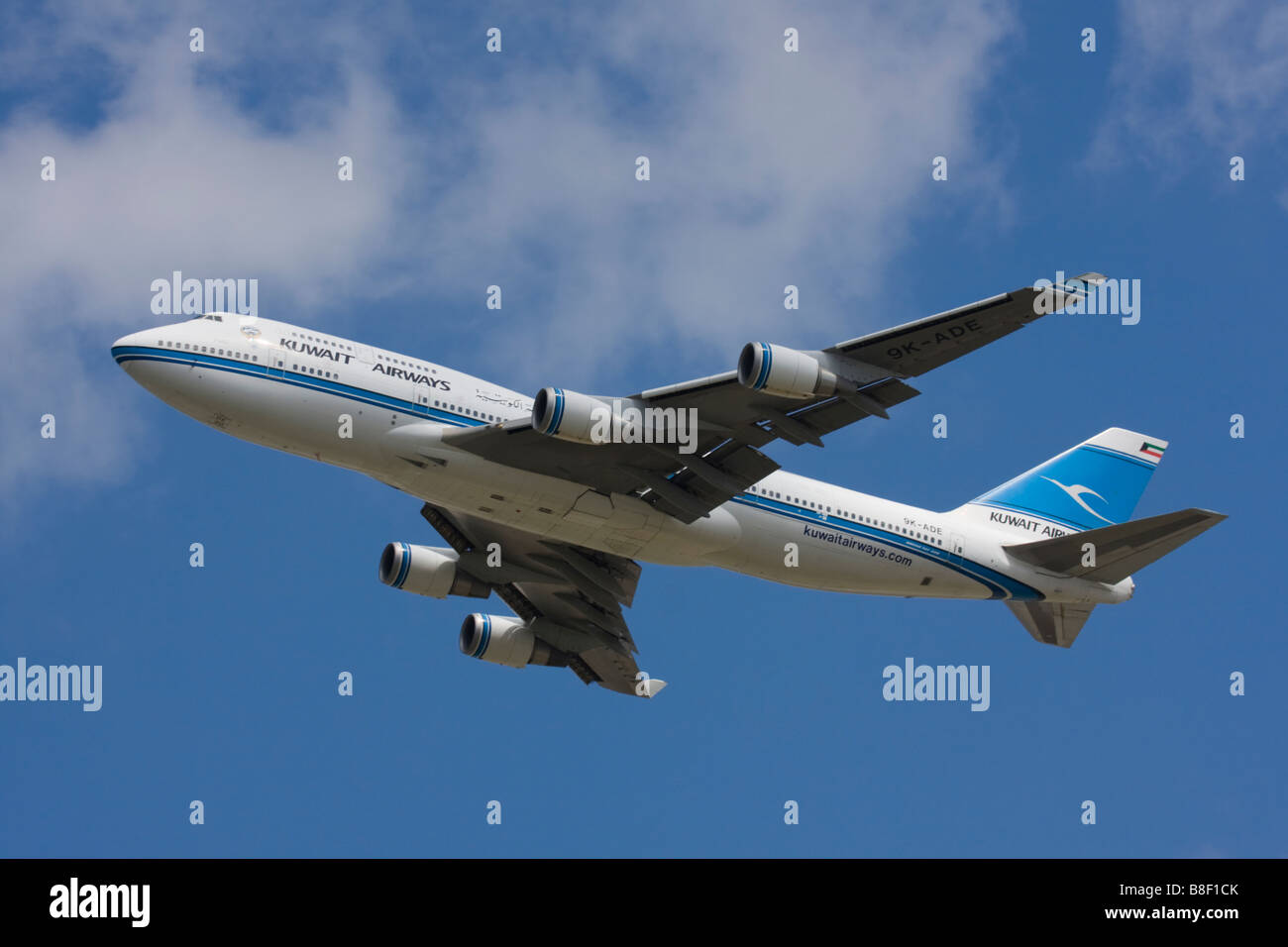 Kuwait Airways Boeing 747-469m partenza all'Aeroporto di Londra Heathrow, Regno Unito Foto Stock