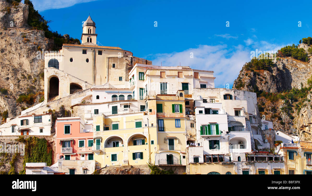 Amalfi costa italiana città di collina Foto Stock