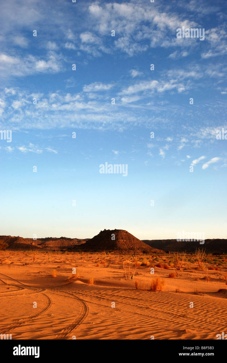 Tramonto sul Tassili Maghidet (Wadi Aramat?) Foto Stock