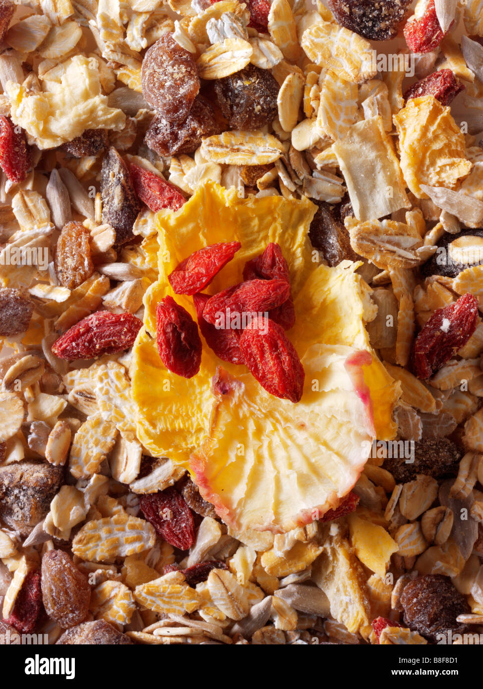 Primo piano full frame di Museli con le berie Goji e. radice yacon Foto Stock