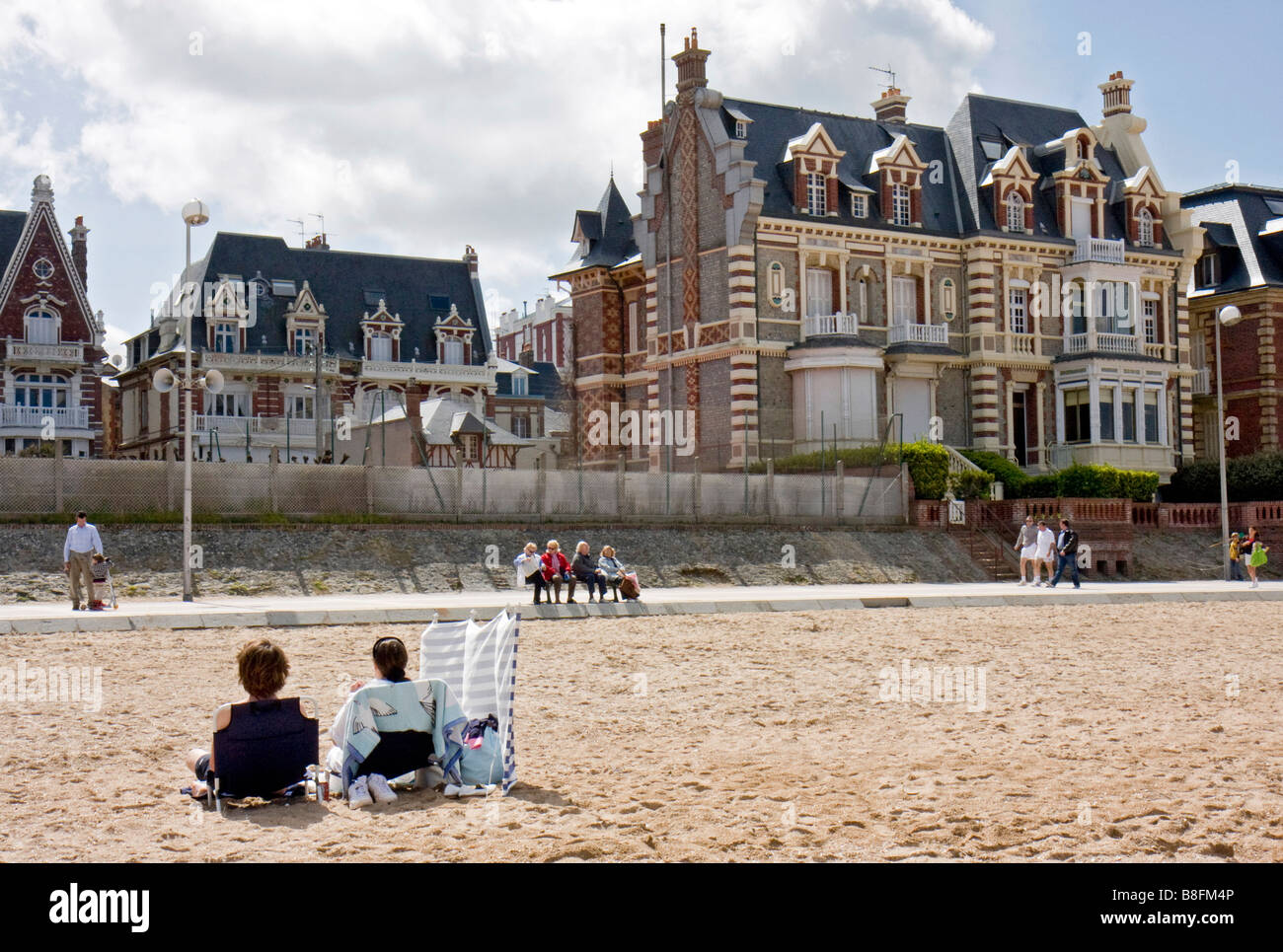 A Houlgate Beach e tipica casa in Normandia houlgate city.Plage et maison de Normandie Foto Stock