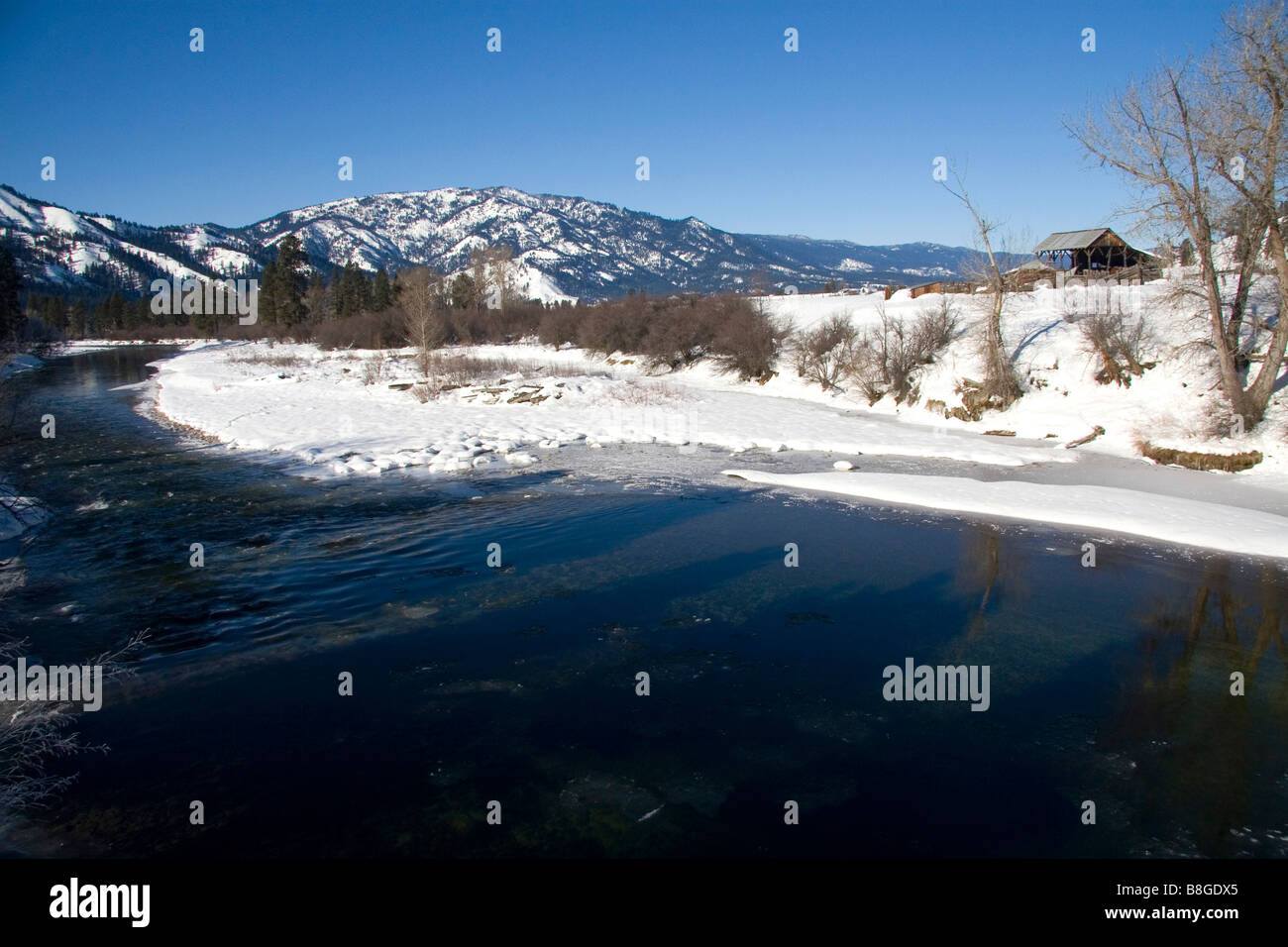 Il fiume Payette durante l'Inverno in Valle County Idaho USA Foto Stock