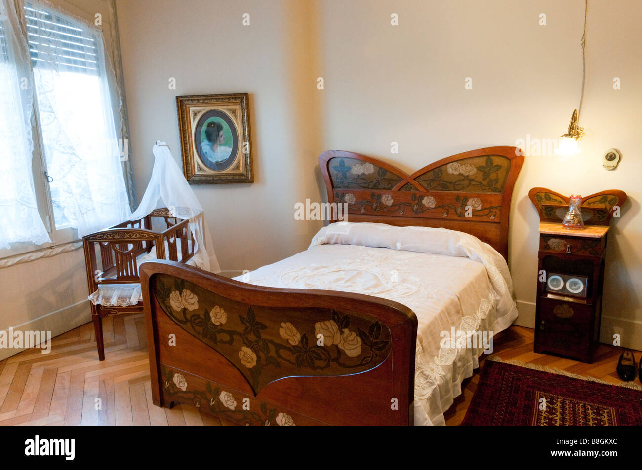 Inizio del XX secolo la camera da letto in Casa Mila di Antoni Gaudì Barcellona, Spagna Foto Stock