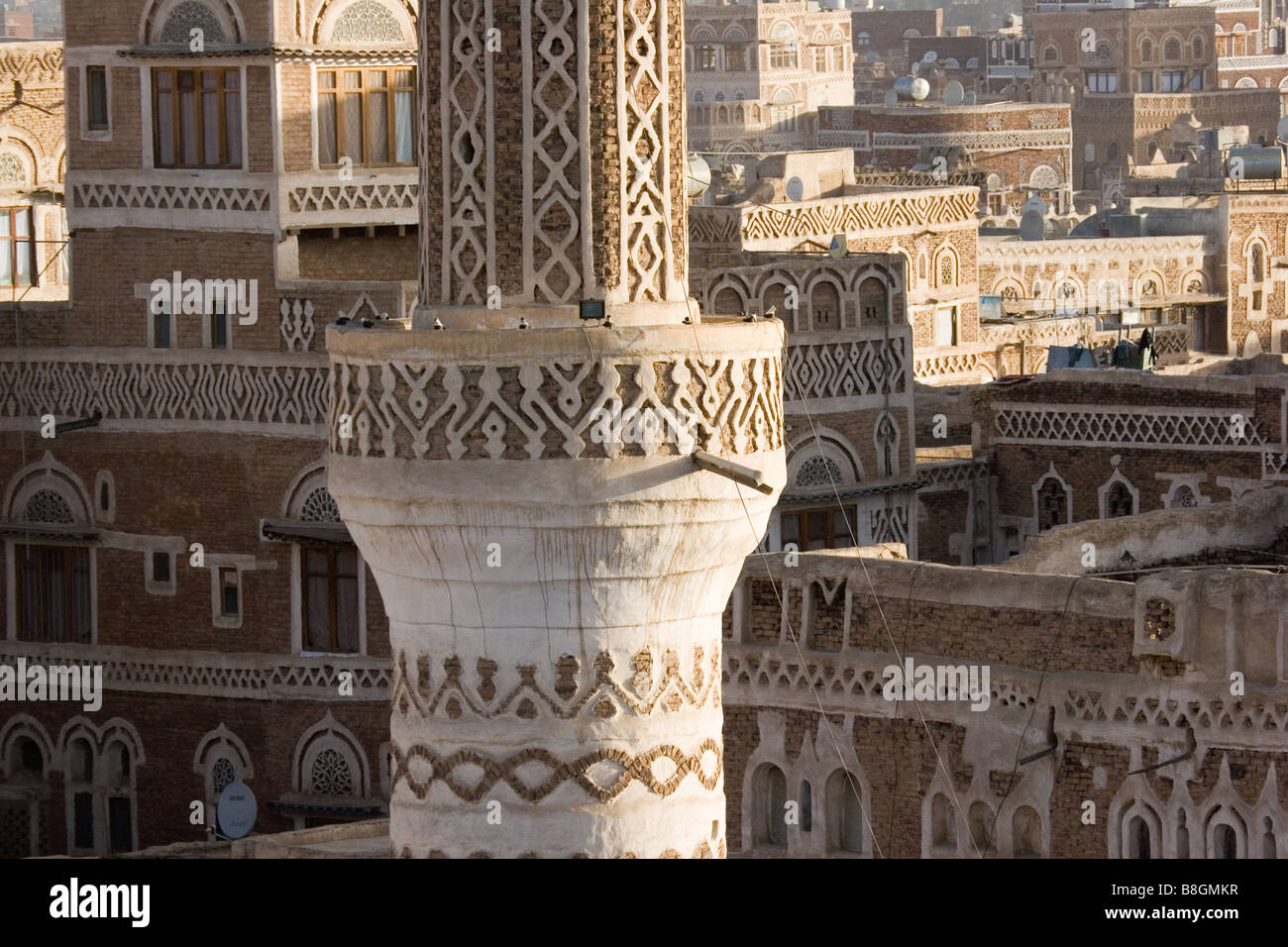 Antico minareto n Sana'a, Yemen Foto Stock
