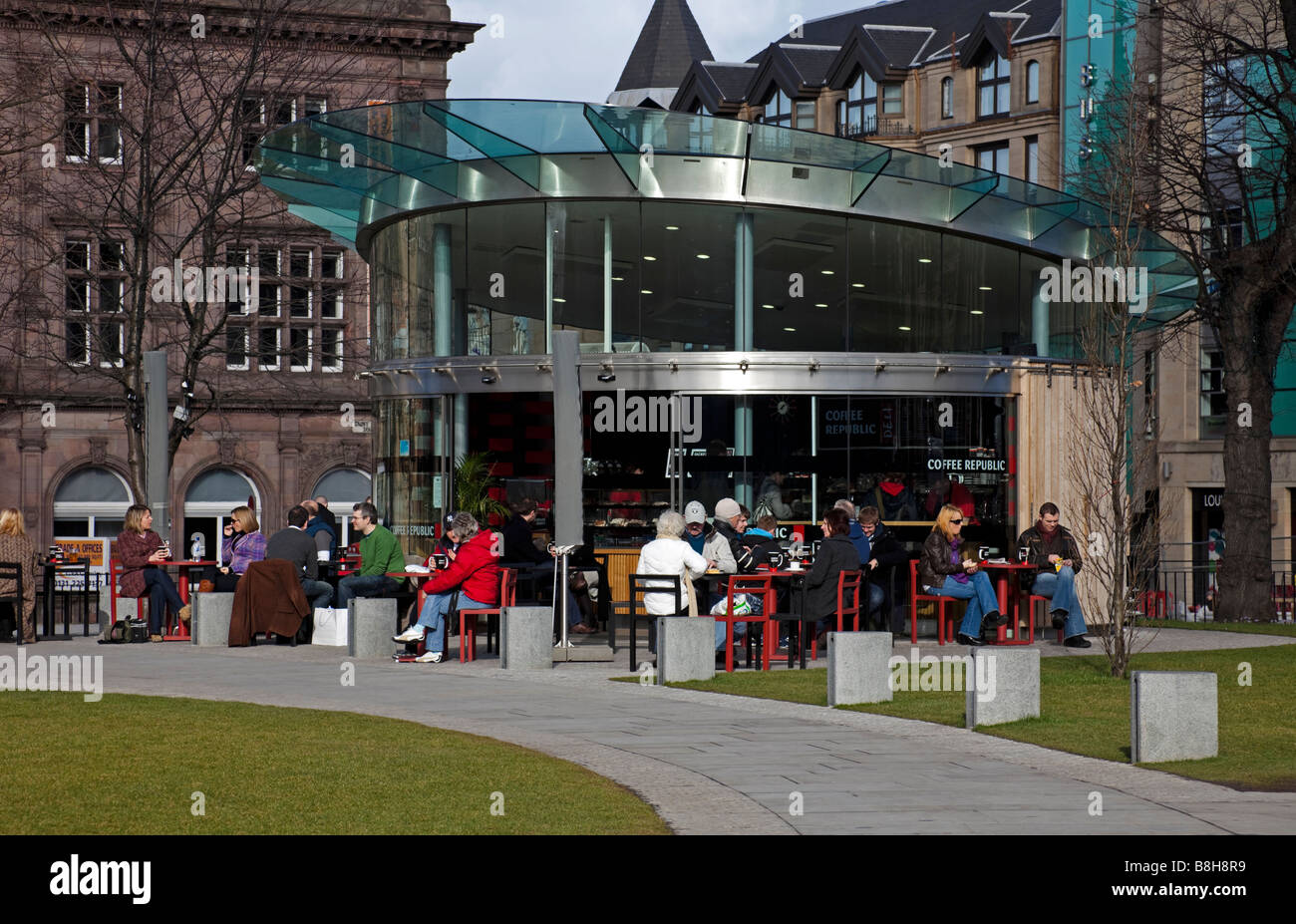 Cafe, St Andrew Square Gardens, Edimburgo, Scozia, Regno Unito, Europa Foto Stock