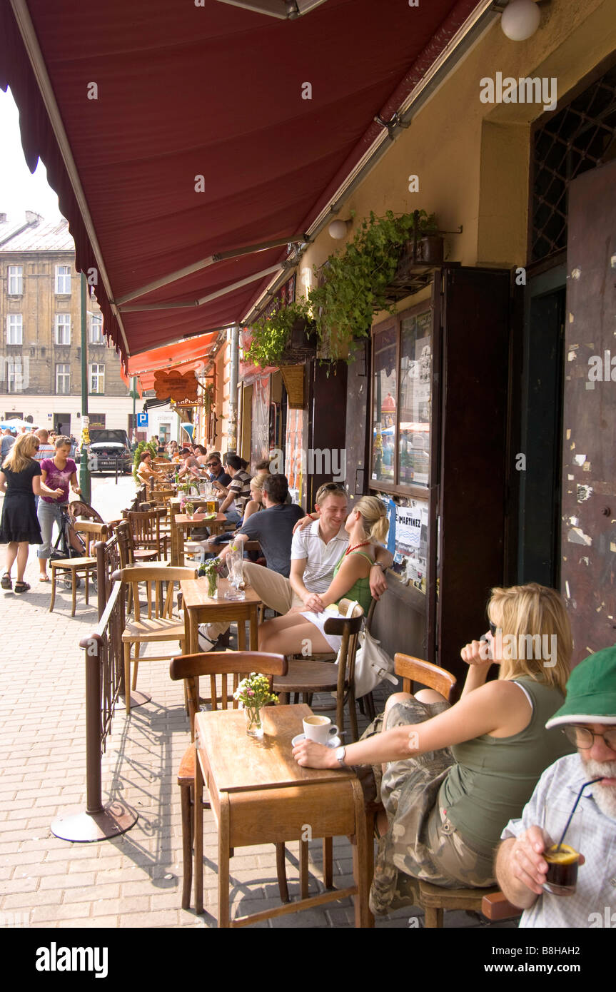 La Polonia a Cracovia Kazimierz bar Alchemia sulla Plac Nowy conosciuta anche come piazza ebraica Foto Stock