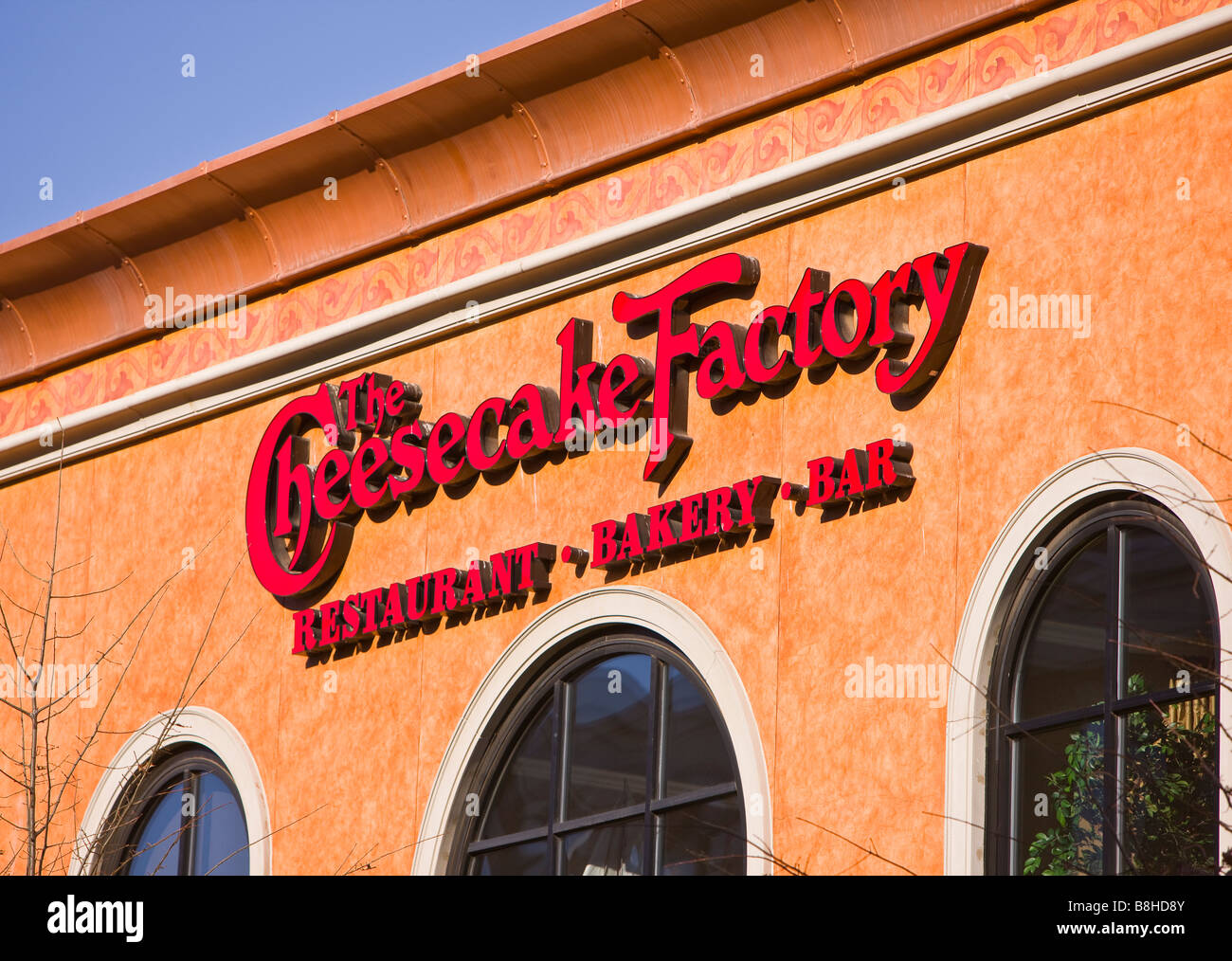 ARLINGTON, VIRGINIA, STATI UNITI D'AMERICA - Cheesecake Factory restaurant sign, sull'esterno. Foto Stock