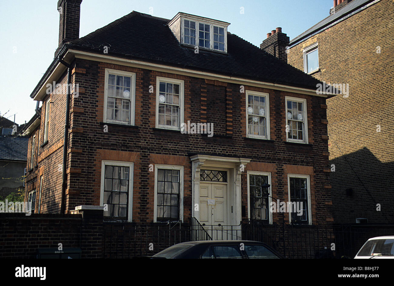 Ben progettato e costruito villa in Birkbeck Road, Acton, West London, in una convincente stile Giacobino. Foto Stock