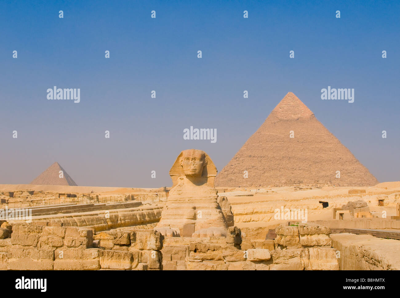 La sfinge e piramidi a Giza Cairo Foto Stock