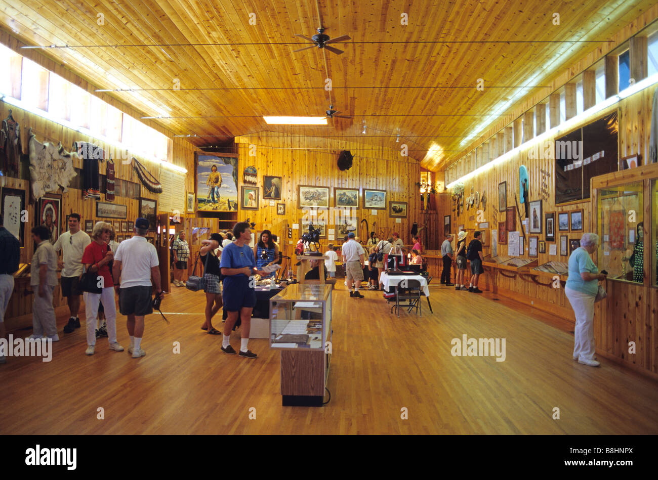 Interno del Museo Indiano del Nord America al Crazy Horse Memorial in Black Hills del Dakota del Sud Foto Stock